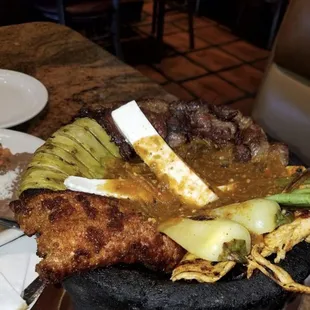 Mi favorito molcajete mar y tierra !!