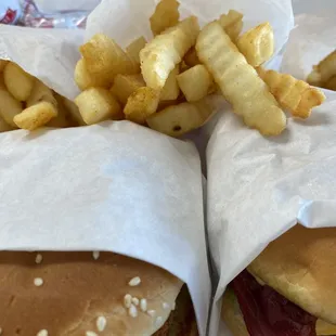 Chicken Sandwich Combo &amp; Bacon Cheeseburger Combo