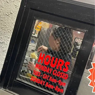 Love that you can see them making your milkshake