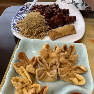 Crab Rangoon &amp; L15. General Tso&apos;s Chicken Luncheon Special