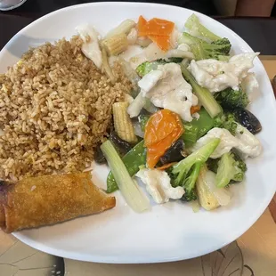 Chicken and vegetables.