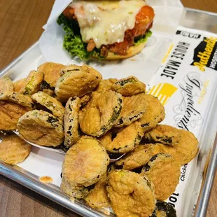 poultry, chicken wings and fried chicken, chicken wings, fried chicken wings, food, bbq wings, fried chicken, chicken, bbq chicken