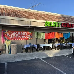 the outside of a restaurant