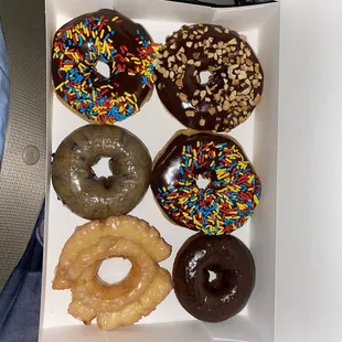 Old fashioned, blueberry, chocolate with sprinkles, chocolate with nuts, choc/chocolate