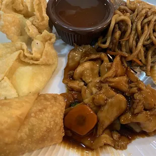 Egg Roll Beef Lo Mein  Cream cheese wontons Chicken With Broccoli Sweet &amp; Sour Sauce