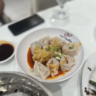 Spicy Chicken Wontons (8Pcs)