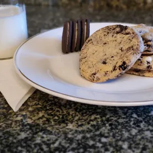 COOKIES n CREAM  Our SuperGood  cookie infused with "Milks Favorite Cookie"  yuummm!