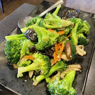 48. Stir-Fried Broccoli with Garlic