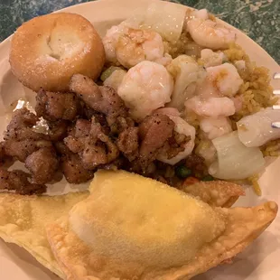 They have the best rangoons and shrimp though