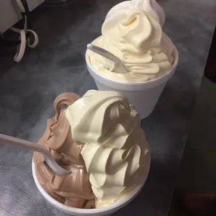 The medium and large sizes! Without any toppings cost was $9.70 all together.