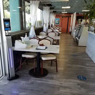 I just stop by to pickup lunch and noticed the restaurant all set up to welcome dine in customers.  Looks very nice.