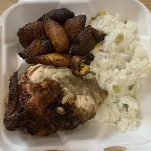 1/4 White Meat Chicken with Plantains and Rice