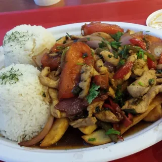Pollo Saltado