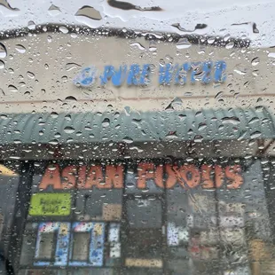 Closed when holiday hours claimed they would be open.