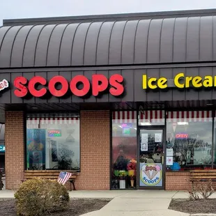 Storefront for Scoops Centerville