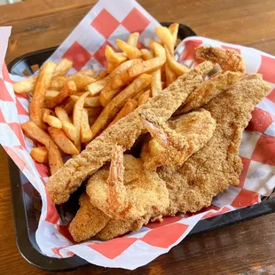 3pc Shrimp and 2pc Catfish House Basket
