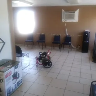 The waiting room isn't much, but my car gets great care.