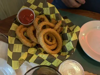 Charlie’s Pub