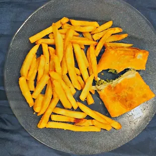 Spinach Puff with fries