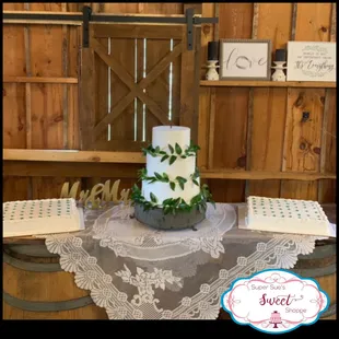 3 tier at creekside event barn