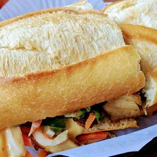 Banh mi (grilled chicken)