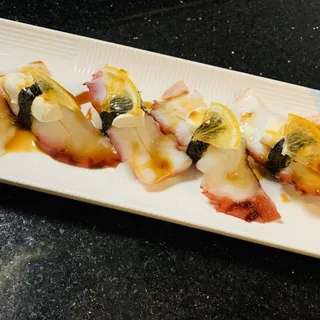 2 Pieces Octopus Sushi