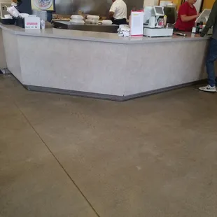 No gloves while cooking a d no masks