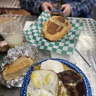 Bomb food so good get the torta cubana mixta