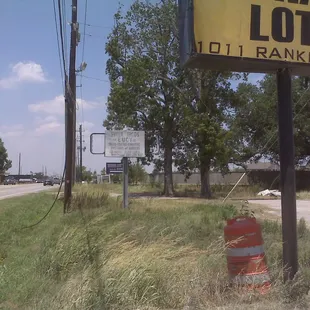 maybe the yellow sign is easier to find the place