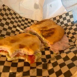 Torta de Hamon (:  Ham Torta (: