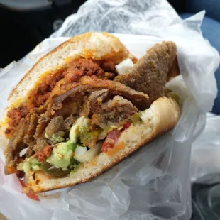 Torta la cuñada, chorizo panela y milanesa