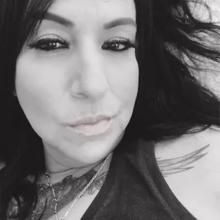 Laura R.