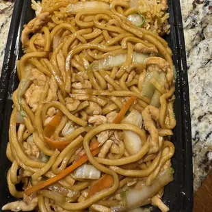 Chicken Lo Mein