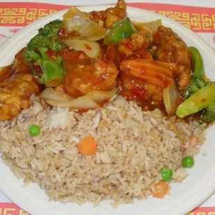 General Tso&apos;s Shrimp (also available in chicken)