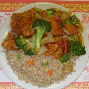 Best selling dish - spicy general tso&apos;s chicken! (also available in shrimp)