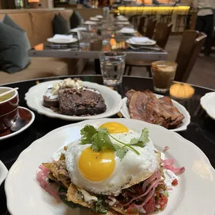 CHILAQUILES, FRENCH TOAST