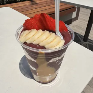 Medium - Acai Bowl - (16 oz. 475 ml.) strawberry bananas PB, PB crunch, chia and granola