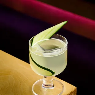 TEPACHE
tequila, shochu, fermented cucumber, yuzu, chili soda