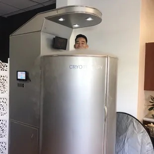 MMA fighter decreasing inflammation increasing focus and performance with cryotherapy. We are the only Cryotherapy shop on island.