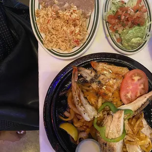 La Costa Deluxe Sizzling Fajitas