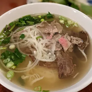 Phở DặC Biêt  Noodle soup with all brisket, eye-round, flank, shank, and tripe