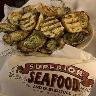 Dozen chargrilled oysters (with bread)