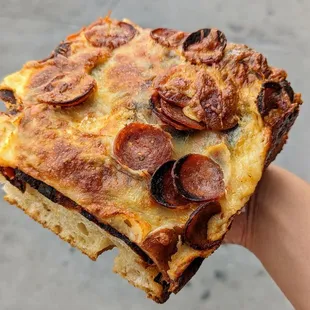 Hot Honey Pepperoni Pizza Focaccia | Instagram: @telephonesmoothie