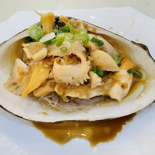 Font clam with garlic and rice vermicelli noodles
