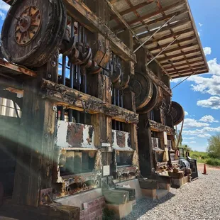 This machine is used to break up rocks.