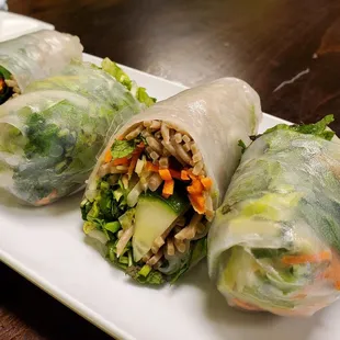 Po Pia Sod (Summer Roll): seasonal vegetables, fresh herbs, rice noodles wrapped in a soft rice paper skin.