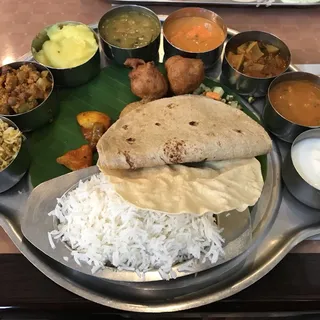 Uttar Thali (North Indian) Poories