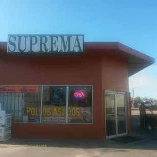 Front view of store on Chandler