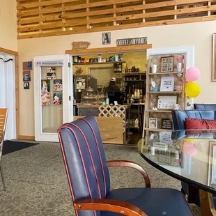 This is the order area. The shop is tucked away down a hall with some barber/hair salons.