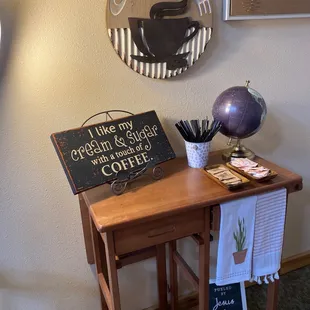 Small seating area best for carry out.
